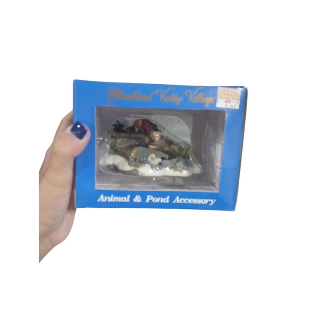 Heartland Valley Christmas Village Animal & Pond Accessory Miniature Fox Pond